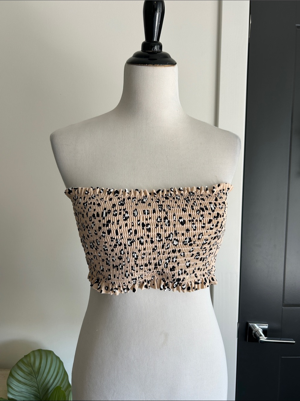 🐆 juniors L Smocked Leopard-Print lace back Tube Top - Beige/Black